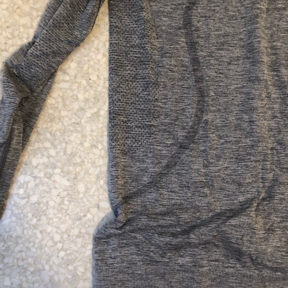 Lululemon swiftly relaxed long sleeve 6 - Picture 5 of 7